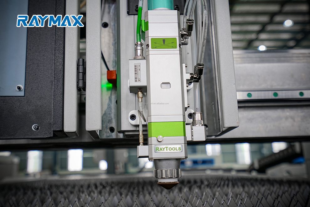 Карактеристики на машината за ласерско сечење влакна: